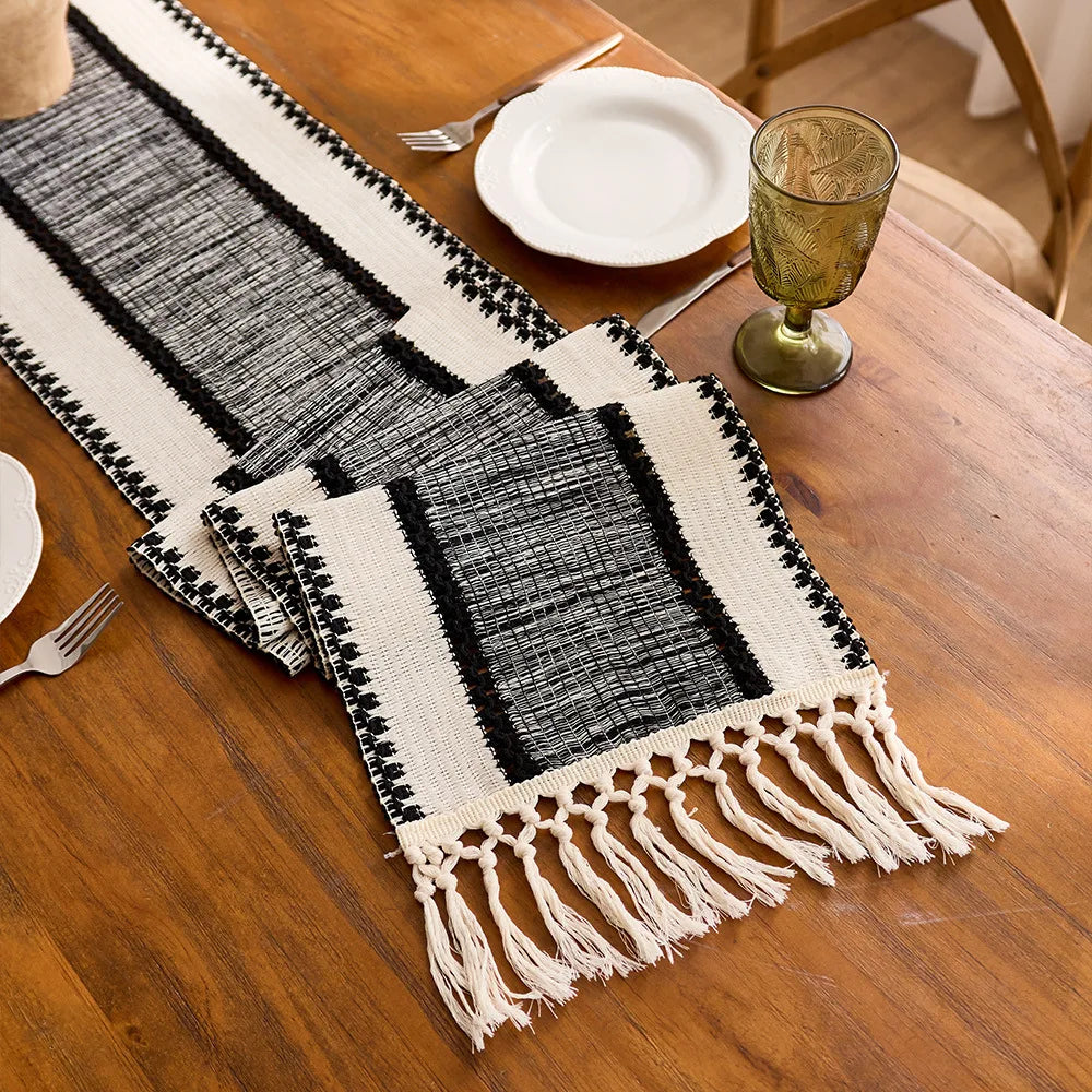 Caminho de Mesa Com Franjas Modelo Andes