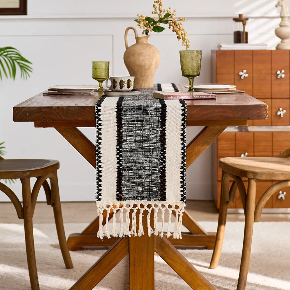 Caminho de Mesa Com Franjas Modelo Andes