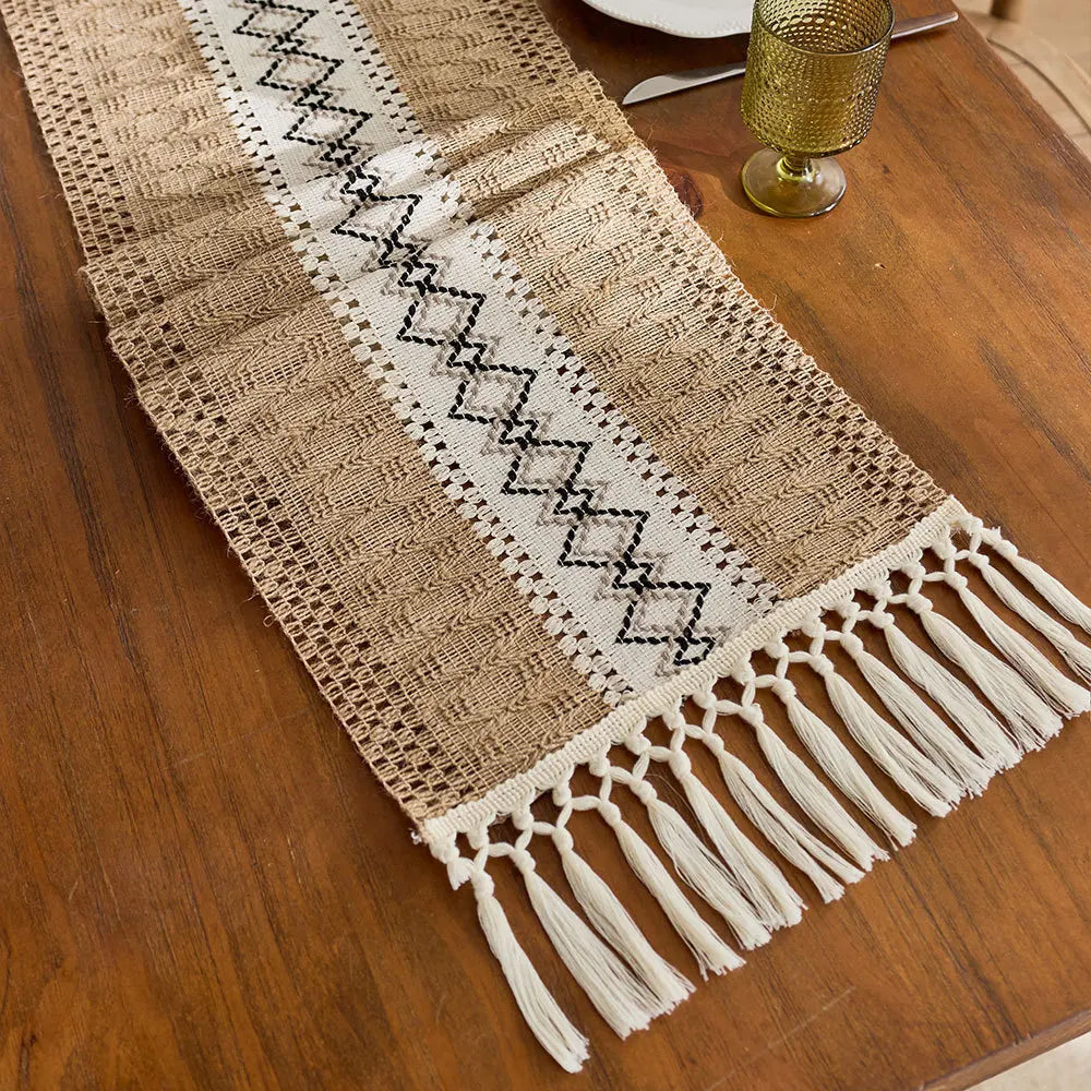 Caminho de Mesa Com Franjas Modelo Andes