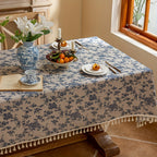 Toalha_de_Mesa_Floral_Azul_Estilo_Linho_com_Franjas_4