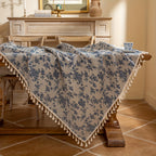 Toalha_de_Mesa_Floral_Azul_Estilo_Linho_com_Franjas_6