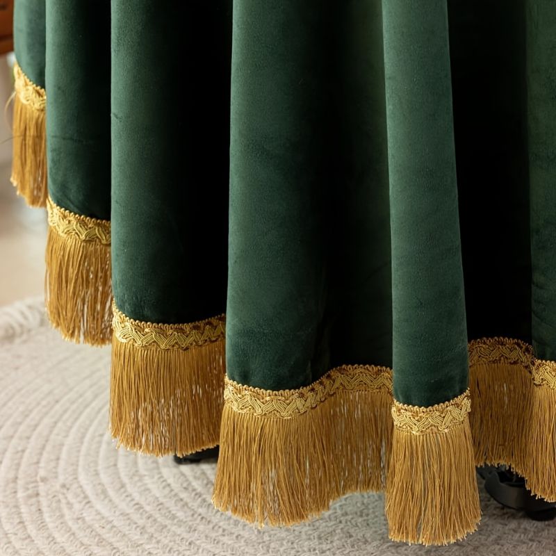 Toalha_de_Mesa_Veludo_Verde_Luxo_com_Borlas_5